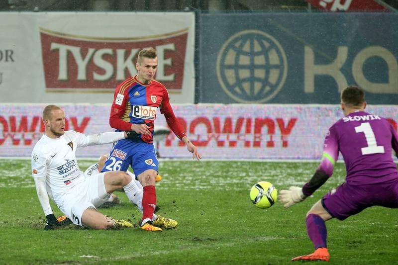 Football. Ekstraklasa. Piast Gliwice - Pogon Szczecin. 19.02.2016