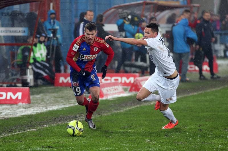 Football. Ekstraklasa. Piast Gliwice - Pogon Szczecin. 19.02.2016