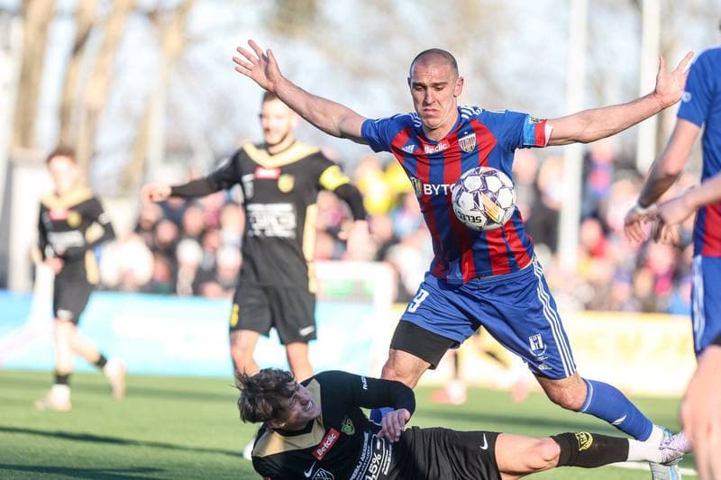 Football. Betclic II Liga. Polonia Bytom - GKS Jastrzebie. 16.03.2025