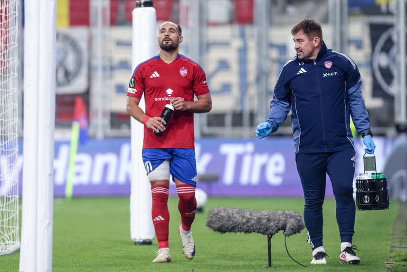 Football. UEFA Conference League. Rakow Czestochowa - Universitatea Craiova. 02.10.2025