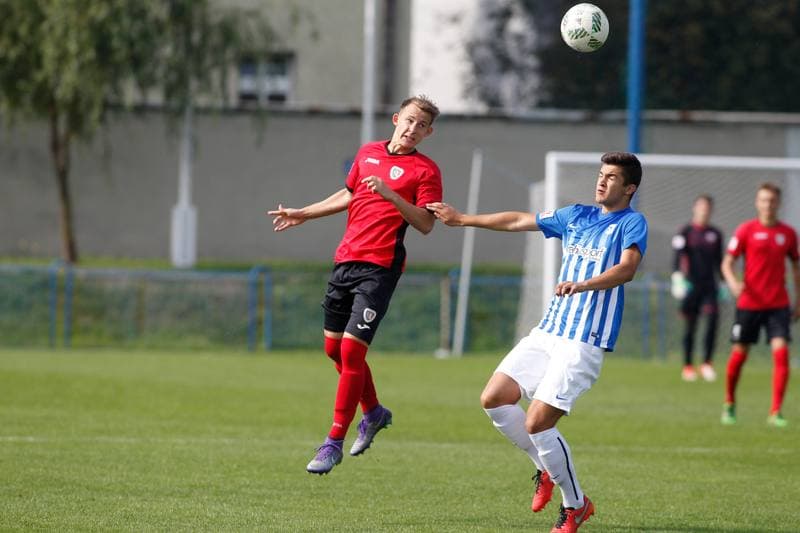Football. Centralna Liga Juniorow. Piast Gliwice - Lech Poznan. 01.10.2016
