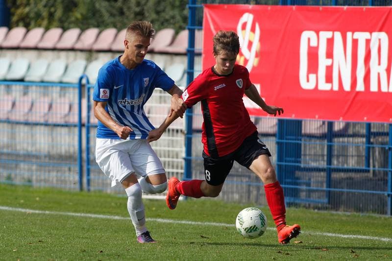 Football. Centralna Liga Juniorow. Piast Gliwice - Lech Poznan. 01.10.2016