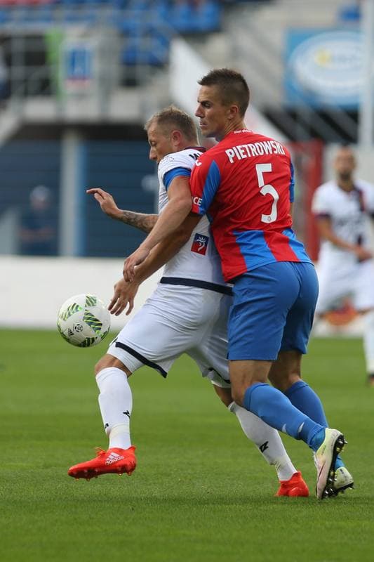 Football. Lotto Ekstraklasa. Piast Gliwice - Pogon Szczecin. 20.08.2016
