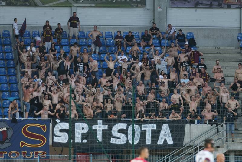 Football. Lotto Ekstraklasa. Piast Gliwice - Pogon Szczecin. 20.08.2016