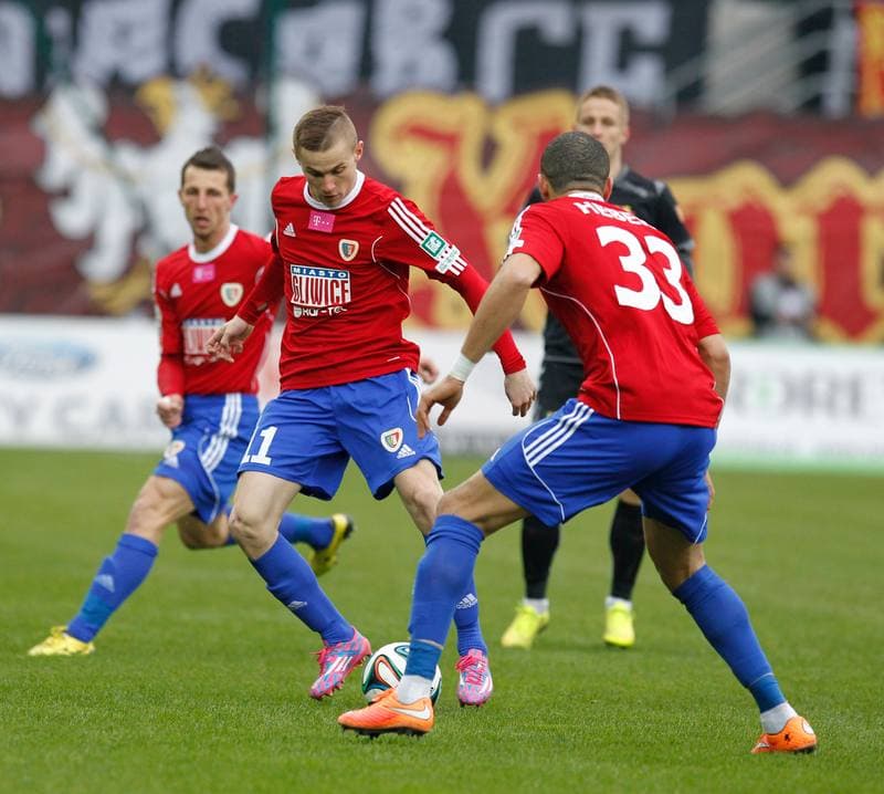 Football. T-Mobile Ekstraklasa. Piast Gliwice - Korona Kielce. 22.03.2015
