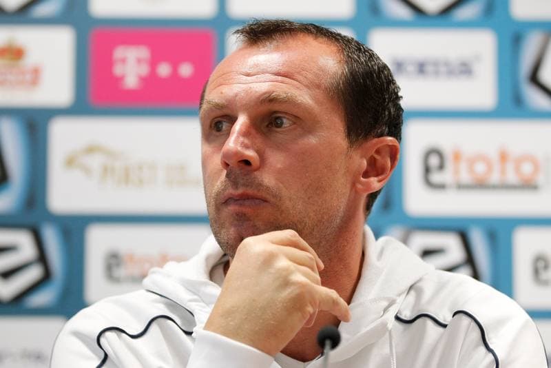 Football. Piast Gliwice. Press Conference. 13.10.2016