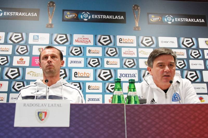 Football. Piast Gliwice. Press Conference. 13.10.2016