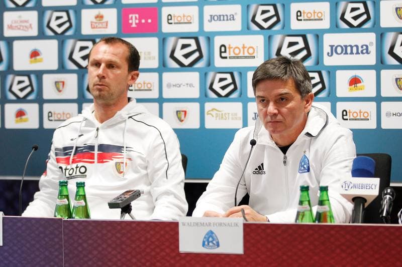 Football. Piast Gliwice. Press Conference. 13.10.2016
