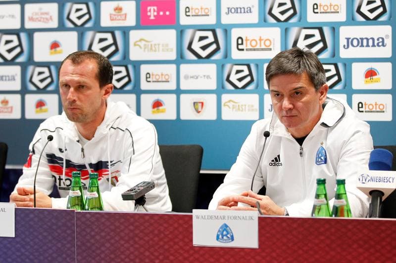 Football. Piast Gliwice. Press Conference. 13.10.2016