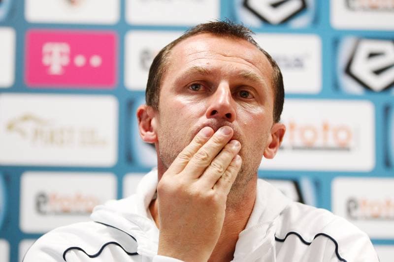 Football. Piast Gliwice. Press Conference. 13.10.2016