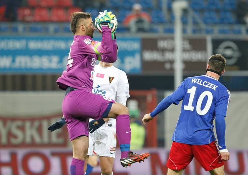 Football. T-Mobile Ekstraklasa. Piast Gliwice - Pogon Szczecin. 15.12.2014