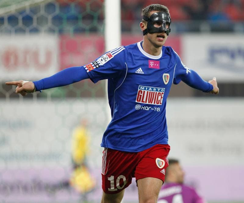 Football. T-Mobile Ekstraklasa. Piast Gliwice - Pogon Szczecin. 15.12.2014