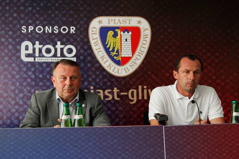 Football. Piast Gliwice. Press Conference. 01.09.2016