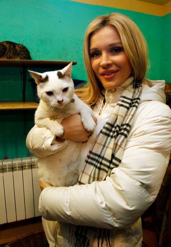 Joanna Krupa. Animal Shelter. Visit. 30.11.2013