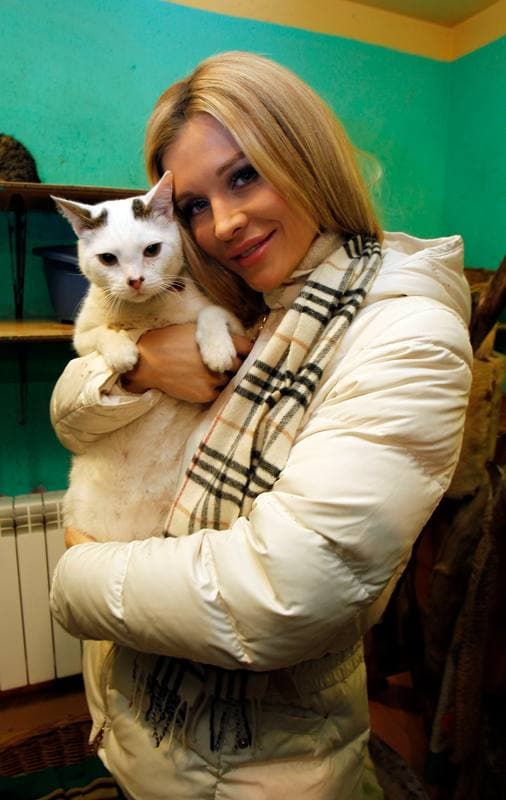 Joanna Krupa. Animal Shelter. Visit. 30.11.2013