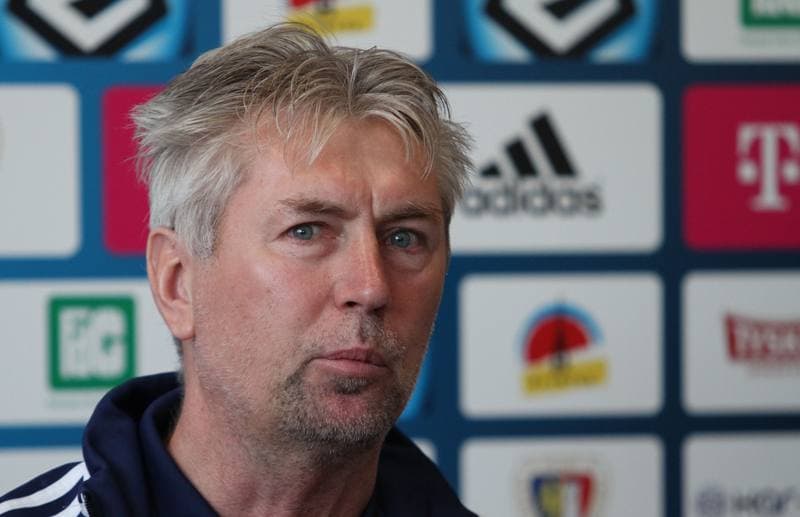 Football. Piast Gliwice. Press Conference. 04.10.2013