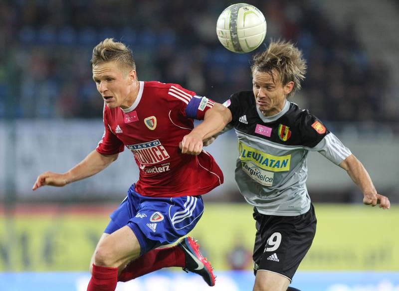 Football. Ekstraklasa. Piast Gliwice - Korona Kielce. 03.04.2010