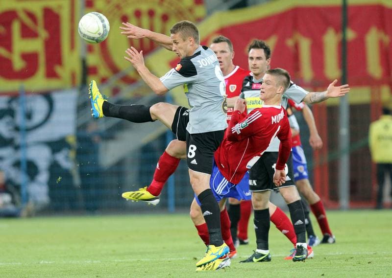 Football. Ekstraklasa. Piast Gliwice - Korona Kielce. 03.04.2010