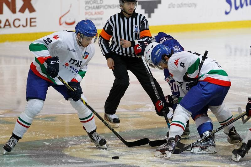Ice Hockey. EIHC. France - Italy. 18.12.2015
