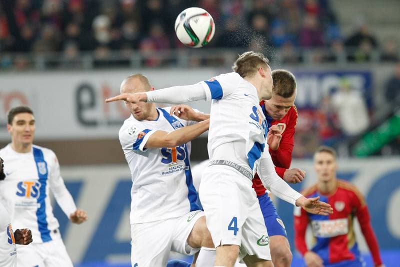 Football. PKO BP Ekstraklasa. Piast Gliwice - Lech Poznan. 20.12.2015