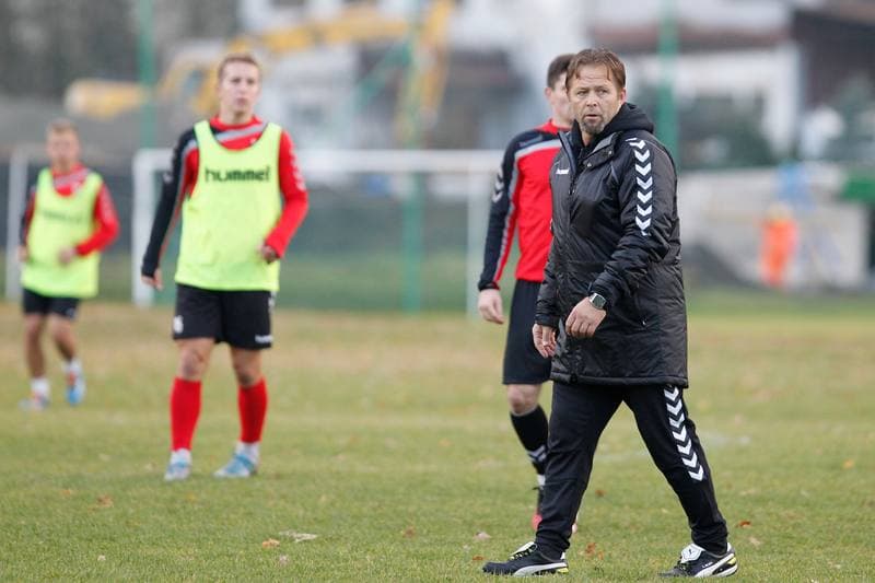 Football. GKS Tychy. Training. 02.11.2016