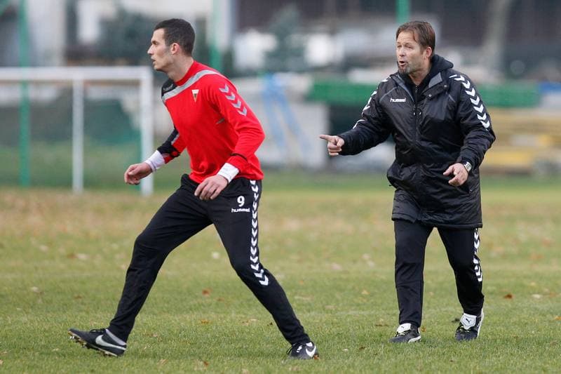 Football. GKS Tychy. Training. 02.11.2016