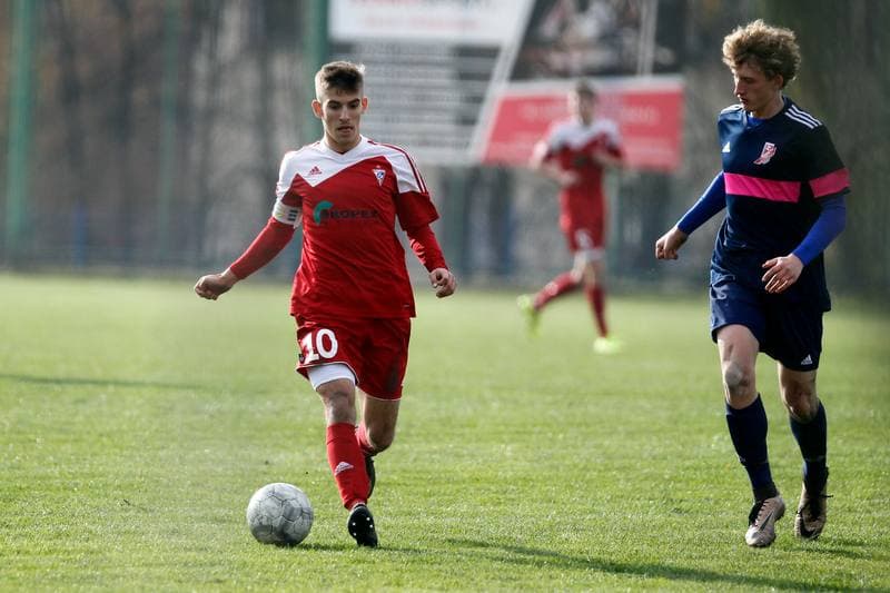 Football. Centralna Liga Juniorow. Gwarek Zabrze - Gornik Zabrze. 05.11.2016