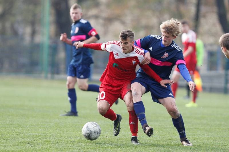 Football. Centralna Liga Juniorow. Gwarek Zabrze - Gornik Zabrze. 05.11.2016