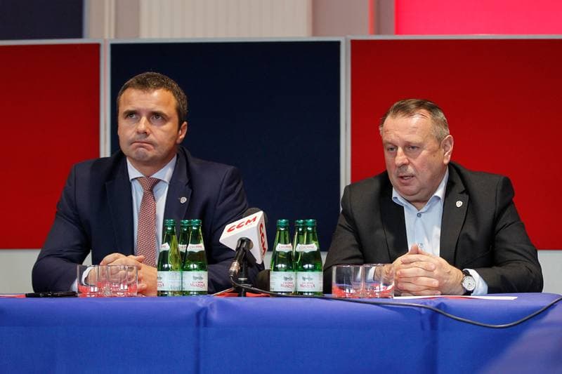 Football. Piast Gliwice. Press Conference. 10.11.2016