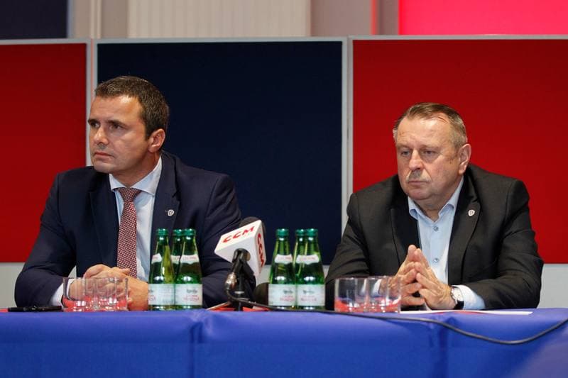 Football. Piast Gliwice. Press Conference. 10.11.2016