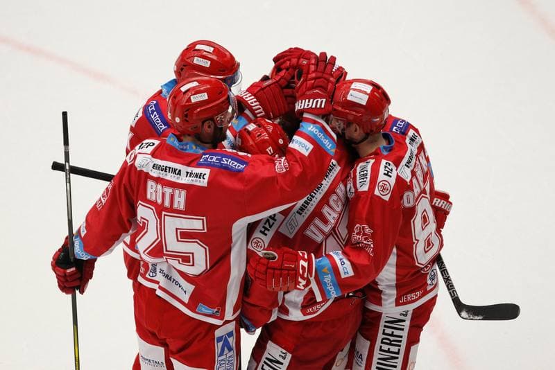 Ice Hockey. Tipsport Extraliga. Ocelari Trinec - Pirati Chomutov. 05.01.2018