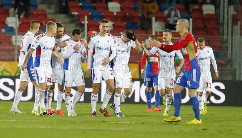 Football. PKO BP Ekstraklasa. Gornik Zabrze - Piast Gliwice. 01.12.2015