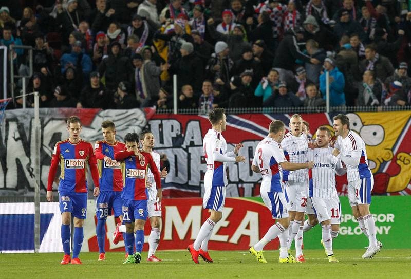 Football. PKO BP Ekstraklasa. Gornik Zabrze - Piast Gliwice. 01.12.2015