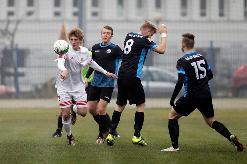 Football. Centralna Liga Juniorow. Gwarek Zabrze - Salos Szczecin. 26.11.2016