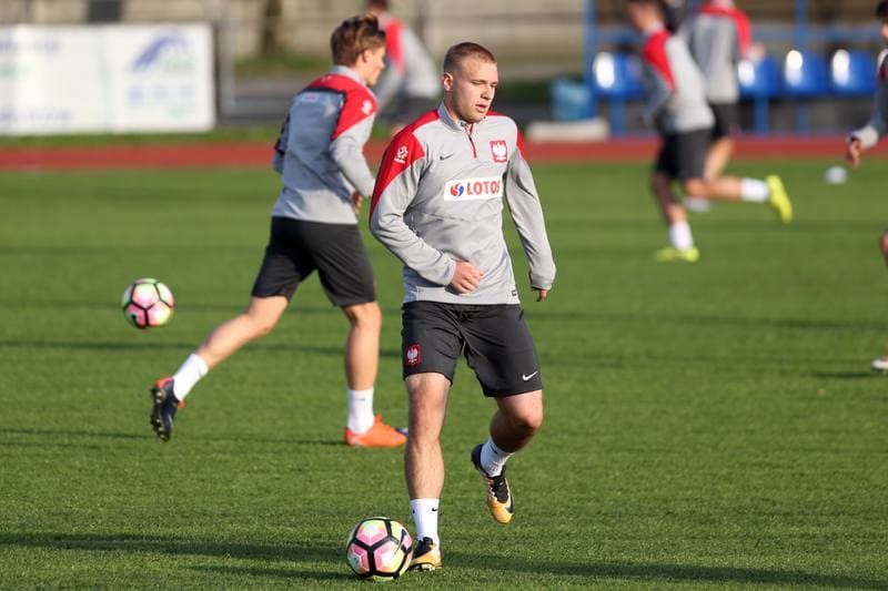 Football. Poland U19. Training. 02.10.2017