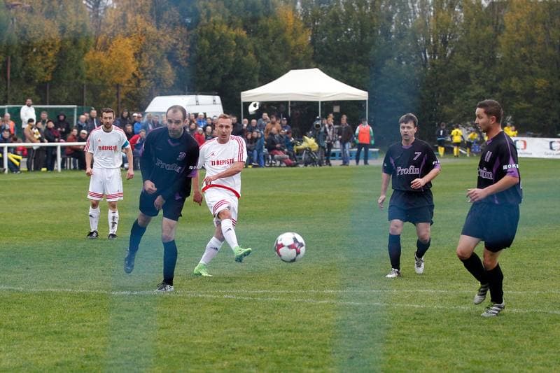 Football. Moravskoslazeska 1B Trida C. TJ Repiste - Banik OKD Doubrava. 21.10.2017