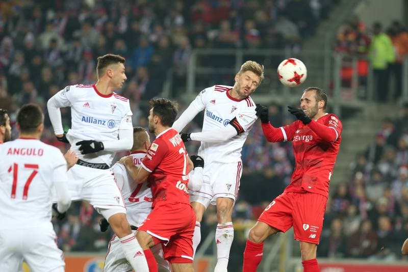 Football. Lotto Ekstraklasa. Gornik Zabrze - Lechia Gdansk. 08.12.2017