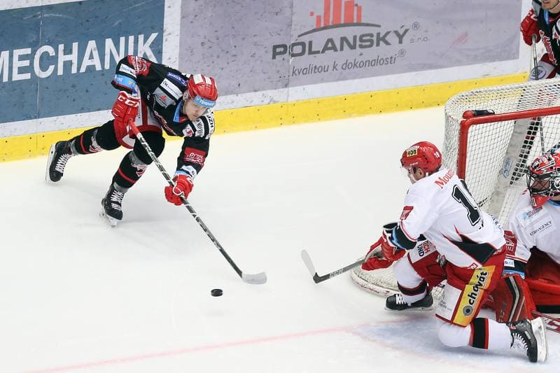 Ice Hockey. TipSport Extraliga. Ocelari Trinec - Mountfield Hradec Kralove. 02.04.2018