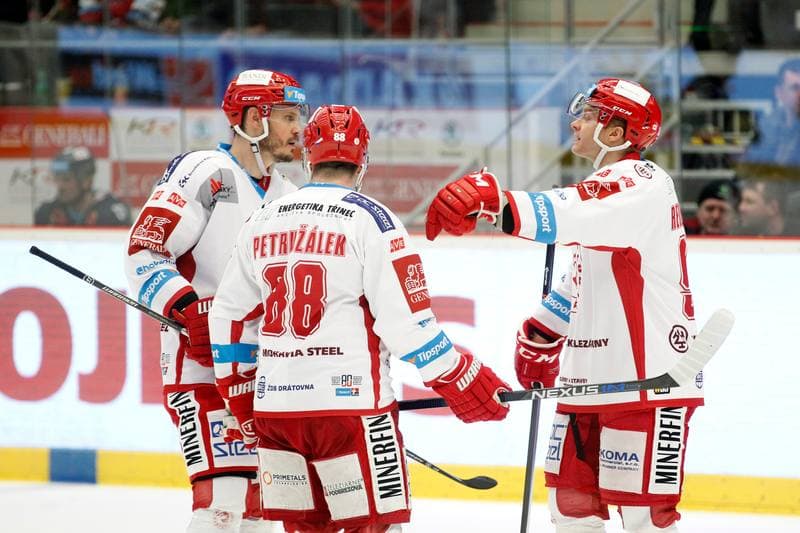 Ice Hockey. Tipsport Extraliga. Ocelari Trinec - Bili Tygri Liberec. 05.02.2017
