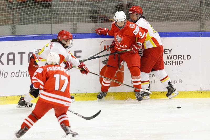 Ice Hockey. Women's World Championship. China - Poland. 14.04.2017