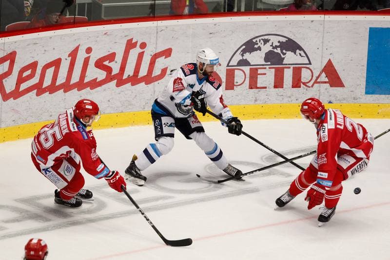 Ice Hockey. Tipsport Extraliga. Ocelari Trinec - Pirati Chomutov. 05.01.2018
