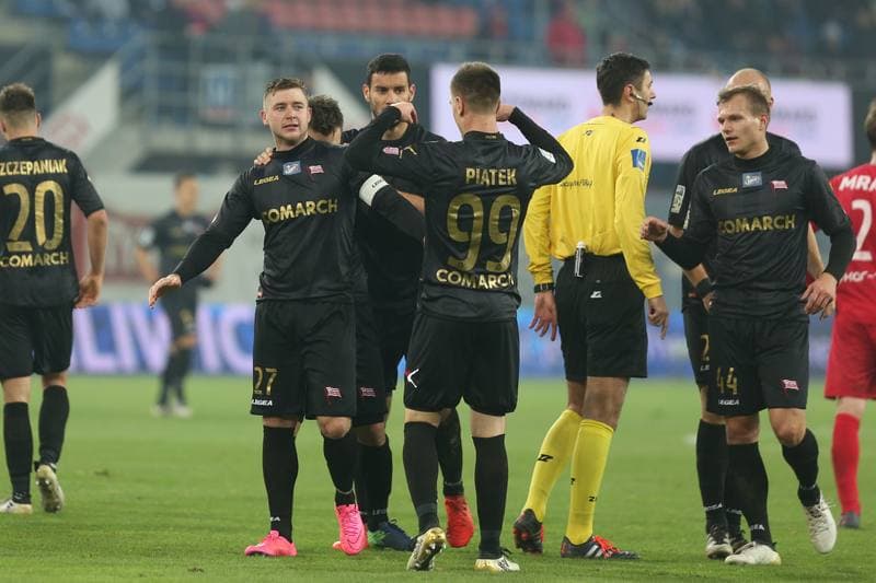 Football. Lotto Ekstraklasa. Piast Gliwice - Cracovia Krakow. 18.11.2016