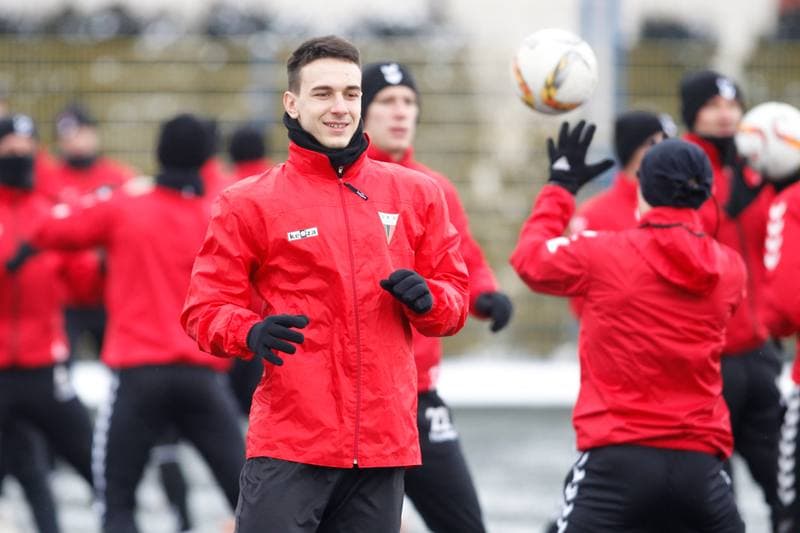 Football. GKS Tychy. Training. 06.01.2017