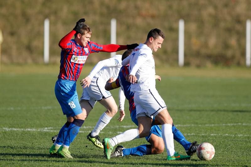 Football. Haiz IV Liga. Polonia Bytom - Slask Swietochlowice. 17.11.2018