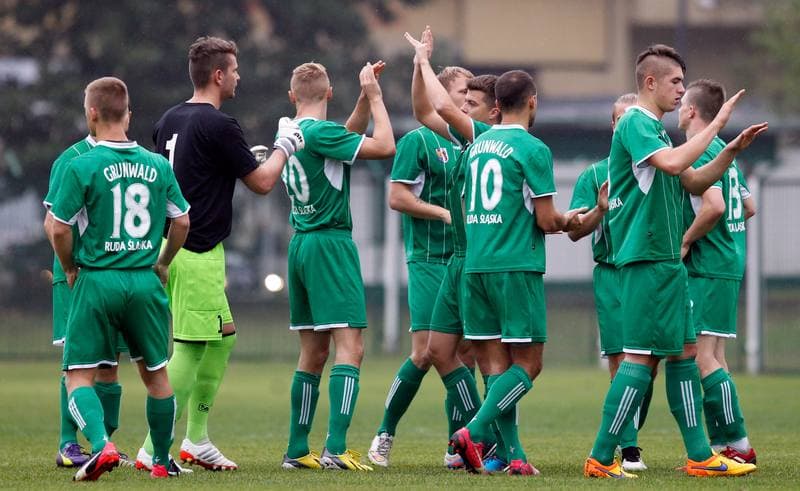 Football. III Liga Opolsko Slaska. Grunwald Ruda Slaska - Szombierki Bytom. 09.05.2015