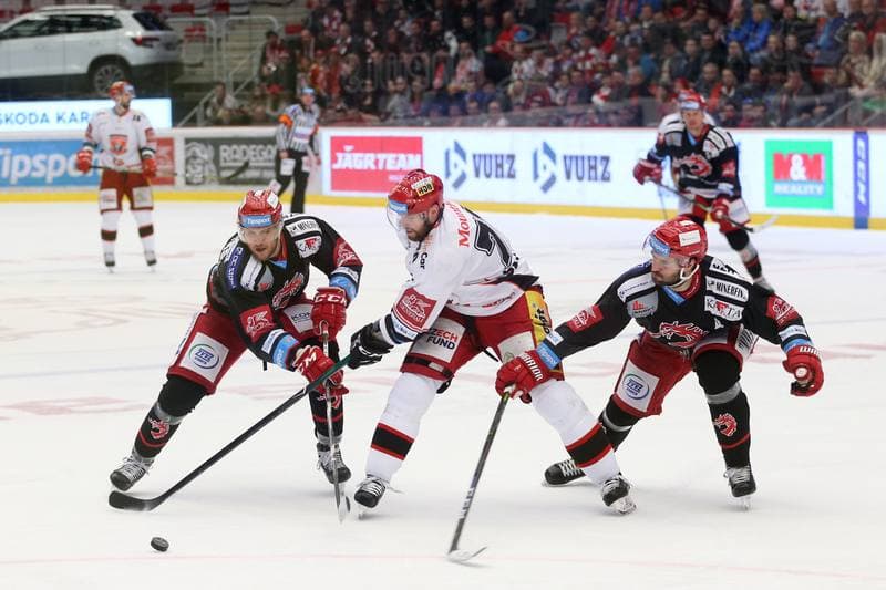 Ice Hockey. TipSport Extraliga. Ocelari Trinec - Mountfield Hradec Kralove. 03.04.2018