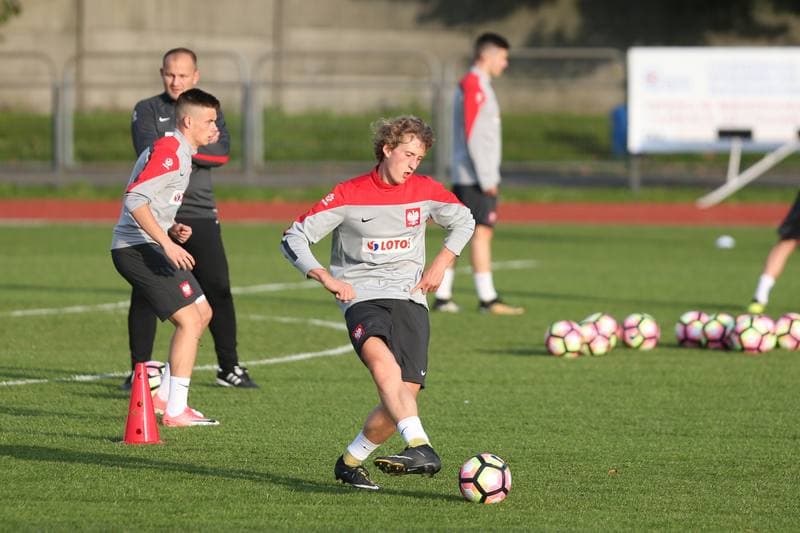 Football. Poland U19. Training. 02.10.2017
