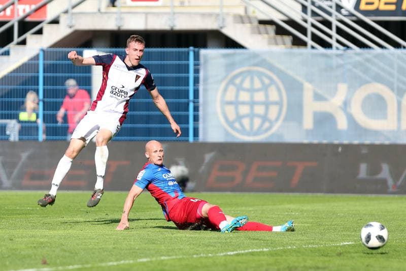 Football. Lotto Ekstraklasa. Piast Gliwice - Pogon Szczecin. 21.04.2018