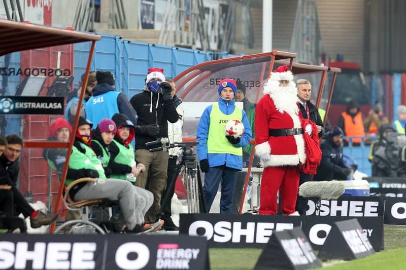 Football. Lotto Ekstraklasa. Piast Gliwice - Lech Poznan. 03.12.2017