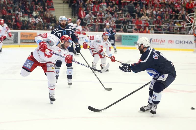 Ice Hockey. Tipsport Extraliga. Ocelari Trinec - Skoda Plzen. 04.04.2019